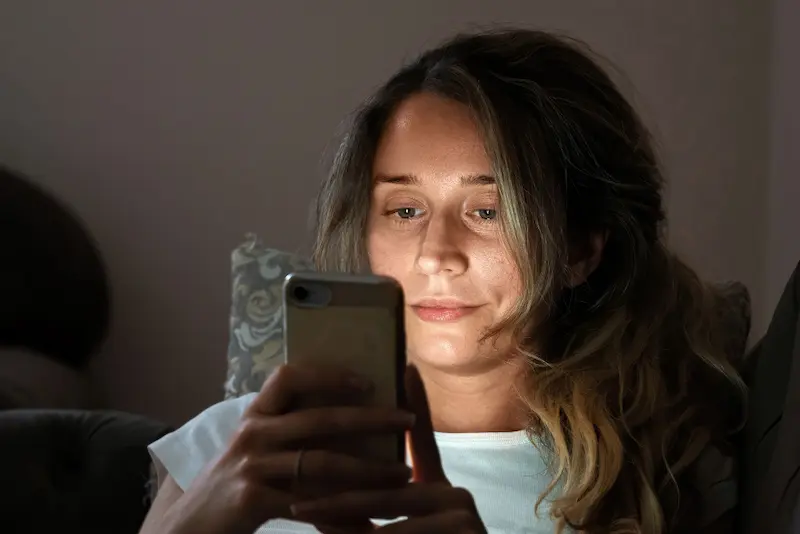Écrans et fatigue oculaire : démêler le vrai du faux
