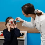 Chirurgie réfractive chez l’enfant : pourquoi attendre est la meilleure décision