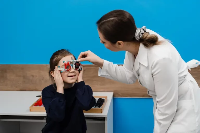 Chirurgie réfractive chez l’enfant : pourquoi attendre est la meilleure décision