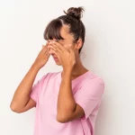 Yeux secs : 8 erreurs fréquentes qui aggravent la gêne